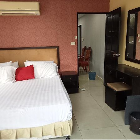 Lucky Inn Suites Pattaya Exterior foto